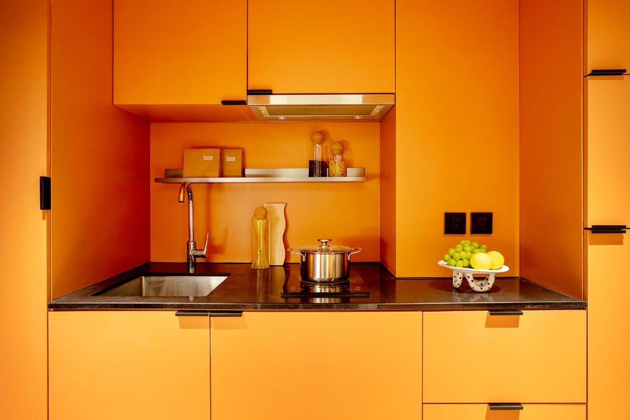 Base-Beijing Wangfujing Serviced Apartment- In Hutong &Bike Rental &Close To Forbidden City, Tian'Anmen Square &Subway Nearby &Free Coffee &Washing Machine,Kitchen &Restaurant Discount &English Speaking &High Speed Free Wifi Екстер'єр фото A typical kitchen