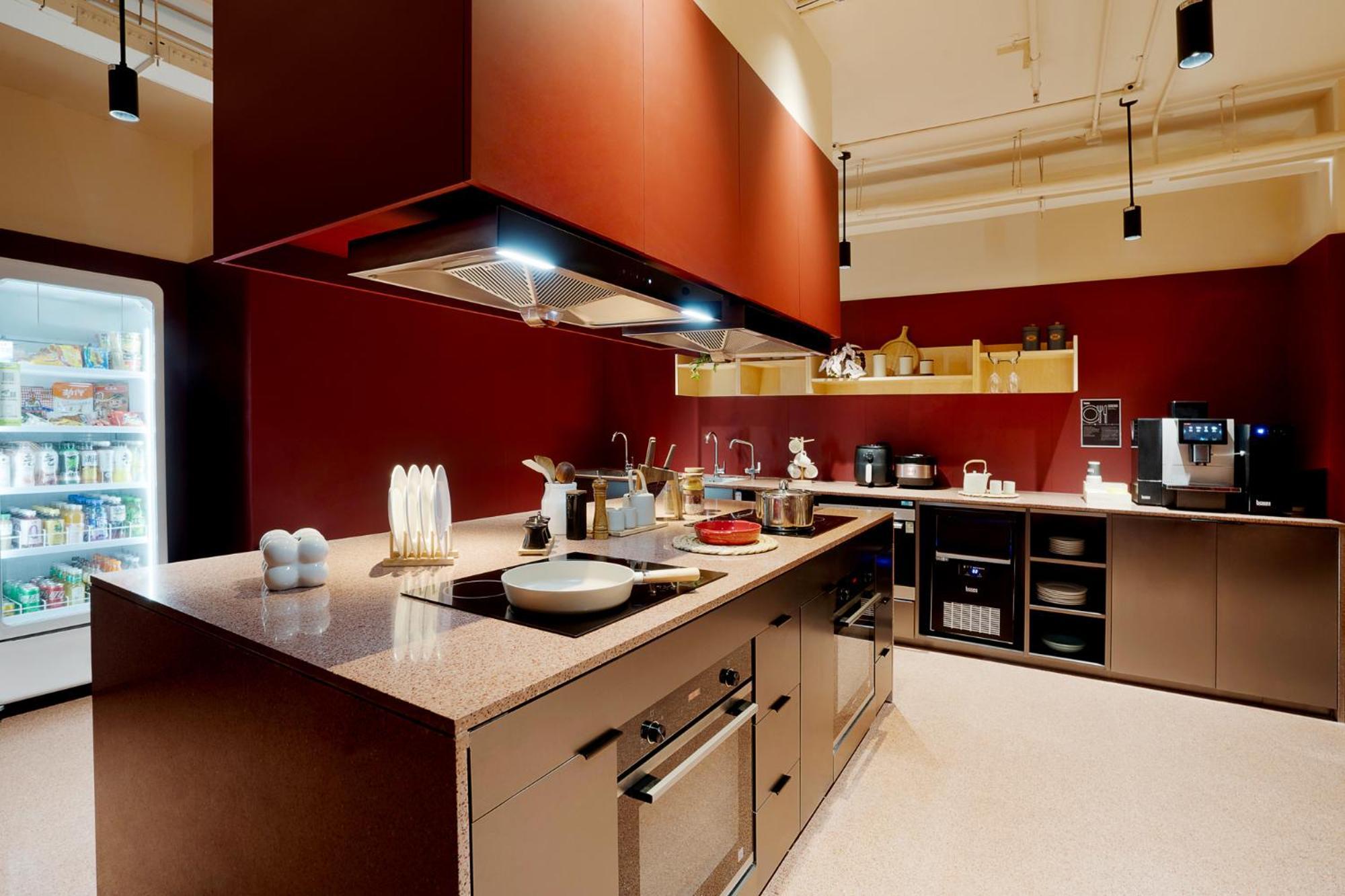 Base-Beijing Wangfujing Serviced Apartment- In Hutong &Bike Rental &Close To Forbidden City, Tian'Anmen Square &Subway Nearby &Free Coffee &Washing Machine,Kitchen &Restaurant Discount &English Speaking &High Speed Free Wifi Екстер'єр фото A typical kitchen