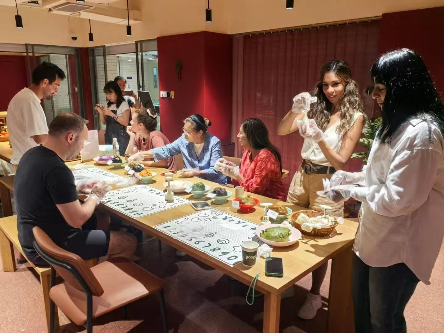 Base-Beijing Wangfujing Serviced Apartment- In Hutong &Bike Rental &Close To Forbidden City, Tian'Anmen Square &Subway Nearby &Free Coffee &Washing Machine,Kitchen &Restaurant Discount &English Speaking &High Speed Free Wifi Екстер'єр фото A tea ceremony at the University of Oxford