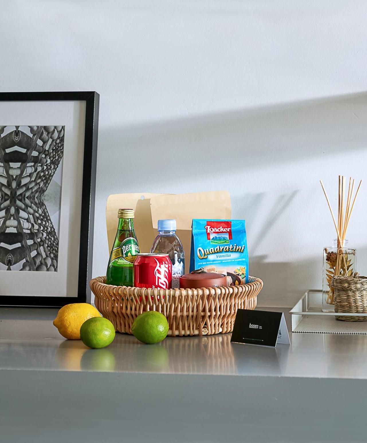 Base-Beijing Wangfujing Serviced Apartment- In Hutong &Bike Rental &Close To Forbidden City, Tian'Anmen Square &Subway Nearby &Free Coffee &Washing Machine,Kitchen &Restaurant Discount &English Speaking &High Speed Free Wifi Екстер'єр фото